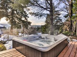 The Fusion Retreat on 4 Acres Hike On-Site!, villa sihtkohas White Salmon