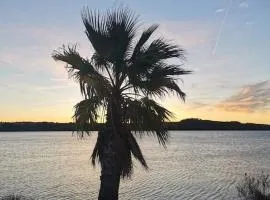 Belle villa de 90m2 au calme avec jardin et parking à 10 mn de la mer en voiture