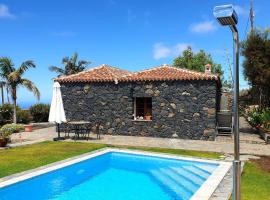 Climatized Pool Free Wifi Casa Rural Las Pareditas, holiday home in Tijarafe