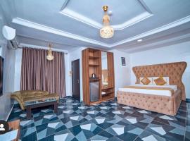 247 Luxury Hotel, hotel di Lekki