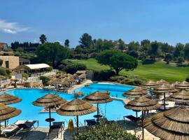 Hameau des amandiers-vue mer & golf, hotel cerca de Club de golf Dolce Frégate, Saint-Cyr-sur-Mer