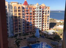 Playa Honda vistas al mar, 1a Línea playa, PARKING, WIFI, apartamento em Playa Honda