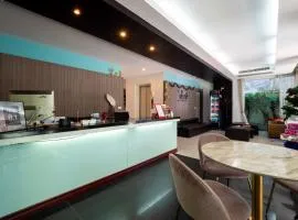By Dee at Jomtien