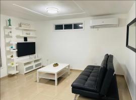 Hollywood Apartments, huoneisto kohteessa Yabucoa