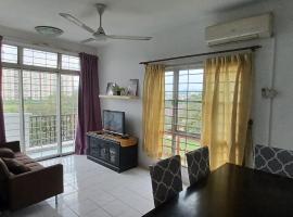 Homestay Azie Ria, hotel with parking in Kampong Sungai Ramal Dalam