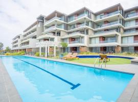 Unit 215 Oceandune - Stunning & Modern Apartment, hotel in Sibaya