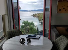 Lakeside Studio, hotel with parking in Jindabyne