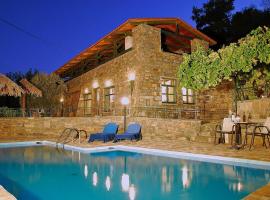 Holiday home in Prina near Agios Nikolaos, hotell i Prína