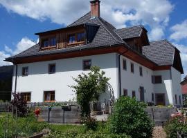 Biohof Köck Tonibauer, hotel with parking in Zeutschach