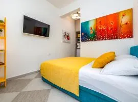 FREE parking Marli 4 - Room with private entrance -