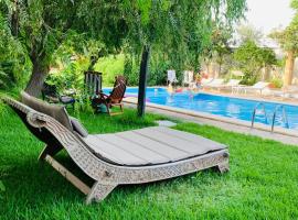 Masseria San Vito, готель з басейнами у місті Копертіно