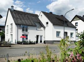 Apartment in Lissendorf with a terrace, family hotel in Lissendorf