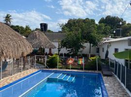 Hostal La sierra nevada, hotel with jacuzzis in Palomino