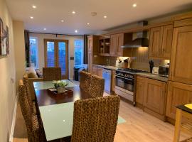 Notting Hill 3 bedroom townhouse with garden and roof terrace, holiday home in London