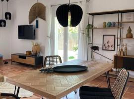 Villa 231 Boho House Estrenc - luxury family life - just 5-10min to sandy beach, apartamento en Sa Ràpita
