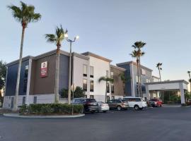 Best Western Plus Universal Inn, hotell Orlandos huviväärsuse Teemapark Universal Studios Orlando lähedal