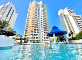 Beachfront Romantic Getaway - Surfers Paradise, accessible hotel in Gold Coast