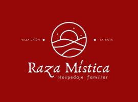 Hospedaje Familiar Raza Mistica، فندق في فيلا يونون