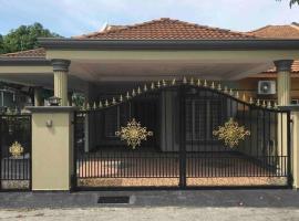 Homestay Islam Keluarga BTP Rawang, holiday rental in Rawang