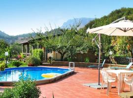 Holiday home, Francavilla di Sicilia, hotel en Francavilla di Sicilia