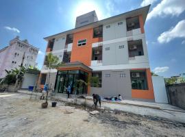 Firstbuild Apartment (เฟิร์สบิวท์อพาร์ทเม้น), hotel com estacionamento em Banguecoque