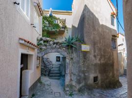 Under Ancient Roofs Vrbnik, hotel ve Vrbniku