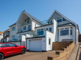 A Spacious Seaside house in Hampton, Herne Bay, casa vacacional en Herne Bay