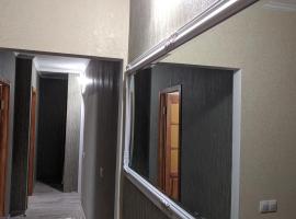 Apartments near the Trinity Church on Dovzhenko Street,102, budgethotel i Tjernihiv