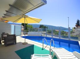 TOP-APARTMENT MONTENEGRO, with private Pool!, hotel with parking in Kumbor