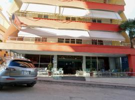 Hotel Lindi, hotel u Sarandi