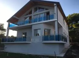 Benjy’s Villa(B&B)