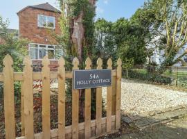 Holly Cottage, holiday home in Stratford-upon-Avon