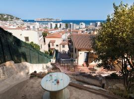 Casa a l'Estartit amb vistes a les illes medes, hôtel à Torroella de Montgrí