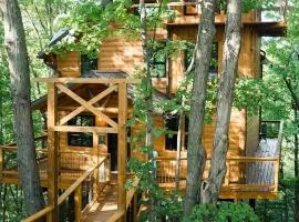 Treehouse #3 by Amish Country Lodging