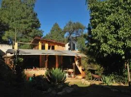 Casa 4 Estaciones Bed and Breakfast