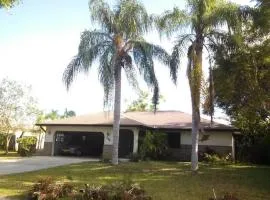 Venice Pool Home by AcoralBay 5 Min to the beach & town