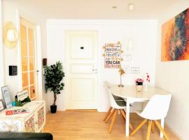 300 meter walk to LEGO HOUSE - 80m2 two bedroom apartment with garden - unit B, hotel in Billund