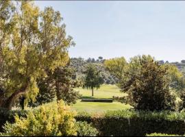 Hole 1 - Cozy place on Castelgandolfo Golf Course, hotel in Castel Gandolfo