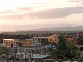 Sydney villa, hotel in Spanish Town