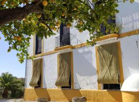 FINCA LAS ROSAS DE SANTA ANA, hotel dengan kolam renang di Villamartín