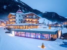 Alpinhotel Berghaus spa, Hotel mit Pools in Tux
