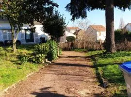 Maison d'une chambre avec terrasse et wifi a Argenteuil