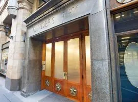 Flinders Lane Superior Studio Apartment