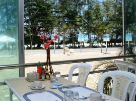 Nice Beach Hotel, hotel v destinaci Ban Phe