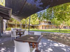 St Francis Winery, hotel near Adelaide Oval Stadium, Old Reynella