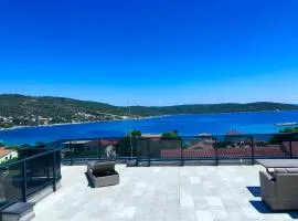 Emina Penthouse, Beautiful 2 bedroom property in Sevid, Croatia