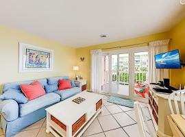 Cozy Carolina Beach Condo, condo in Carolina Beach