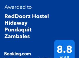 RedDoorz Hostel Hidaway Pundaquit Zambales, hotell sihtkohas San Antonio
