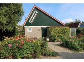 Cozy holiday home in a child friendly holiday park in South Holland, hotel in Stellendam