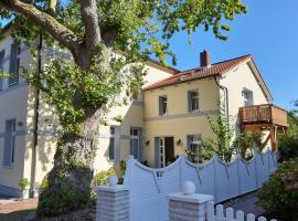 Ferienwohnung Villa im Park, kh&aacute;ch sạn gần Wangerooge Airport - AGE, 